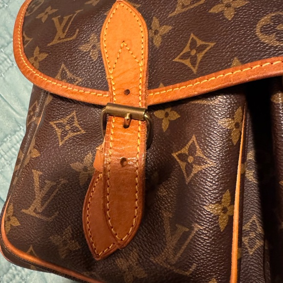 Louis Vuitton Gibeciere Gm Brown Leather Cross Body Bag - Picture 13 of 13